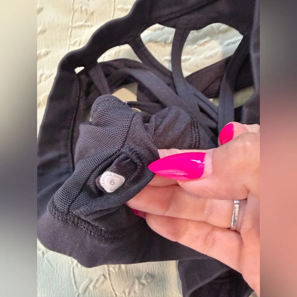 lululemon sports bra 6 - Picture 4 of 4